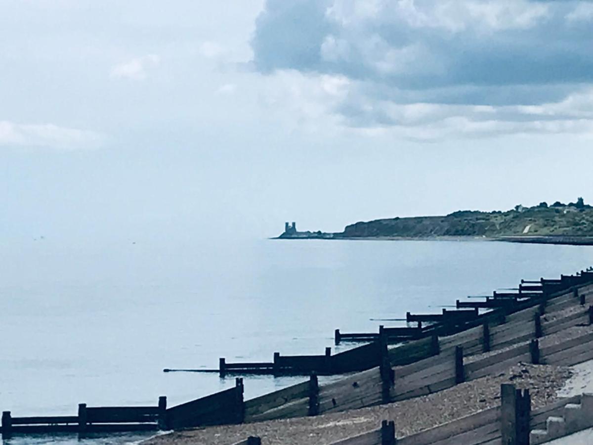 Beautiful Beachfront Retreat With A Stunning Sea View For The Ultimate Escape Away From The Busy World Below Herne Bay Eksteriør billede