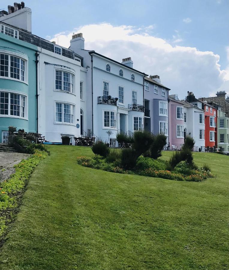 Beautiful Beachfront Retreat With A Stunning Sea View For The Ultimate Escape Away From The Busy World Below Herne Bay Eksteriør billede