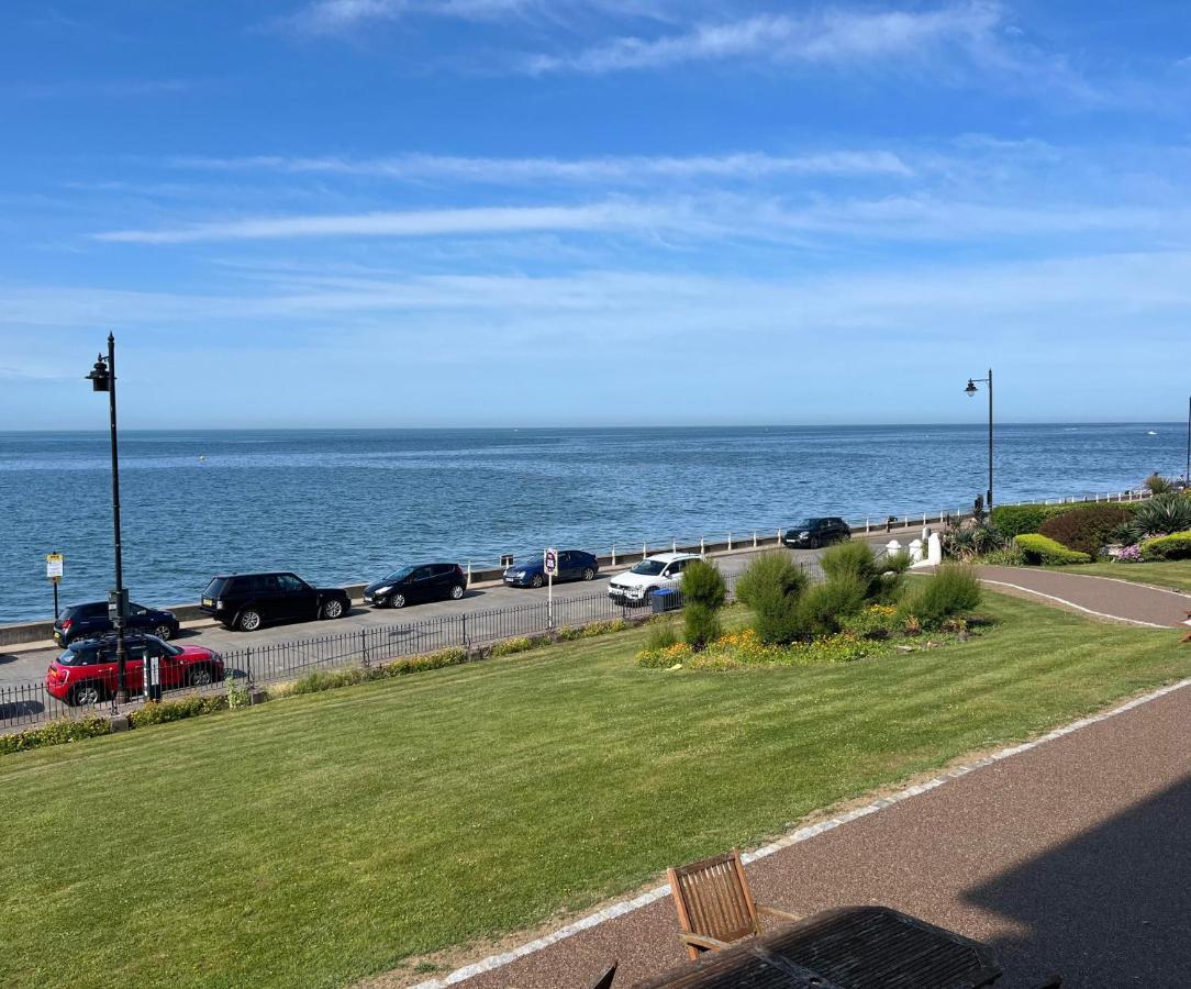 Beautiful Beachfront Retreat With A Stunning Sea View For The Ultimate Escape Away From The Busy World Below Herne Bay Eksteriør billede
