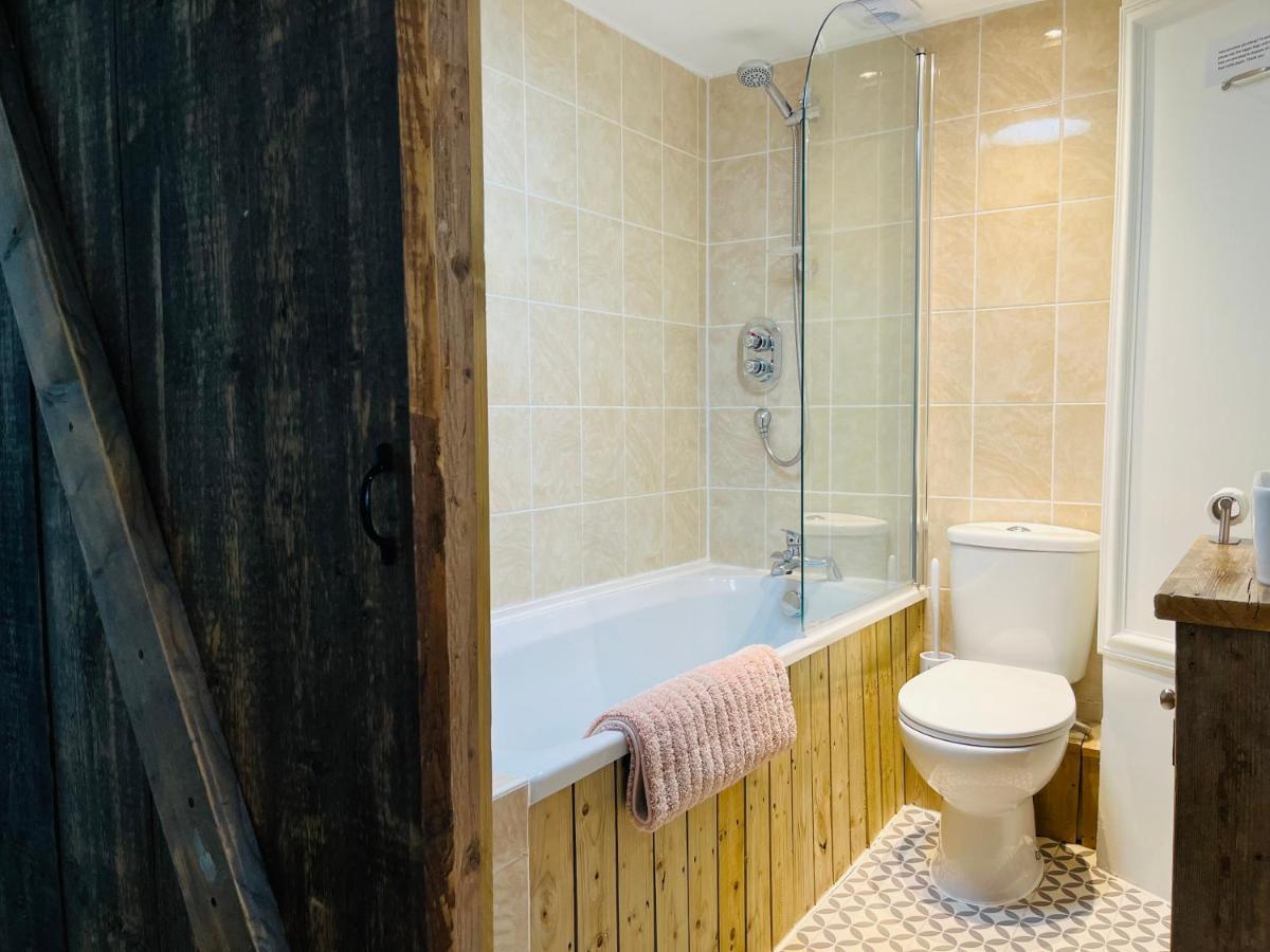 Beautiful Beachfront Retreat With A Stunning Sea View For The Ultimate Escape Away From The Busy World Below Herne Bay Eksteriør billede