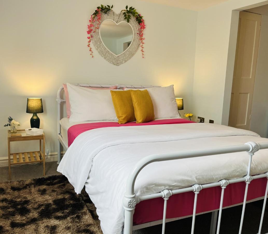 Beautiful Beachfront Retreat With A Stunning Sea View For The Ultimate Escape Away From The Busy World Below Herne Bay Eksteriør billede